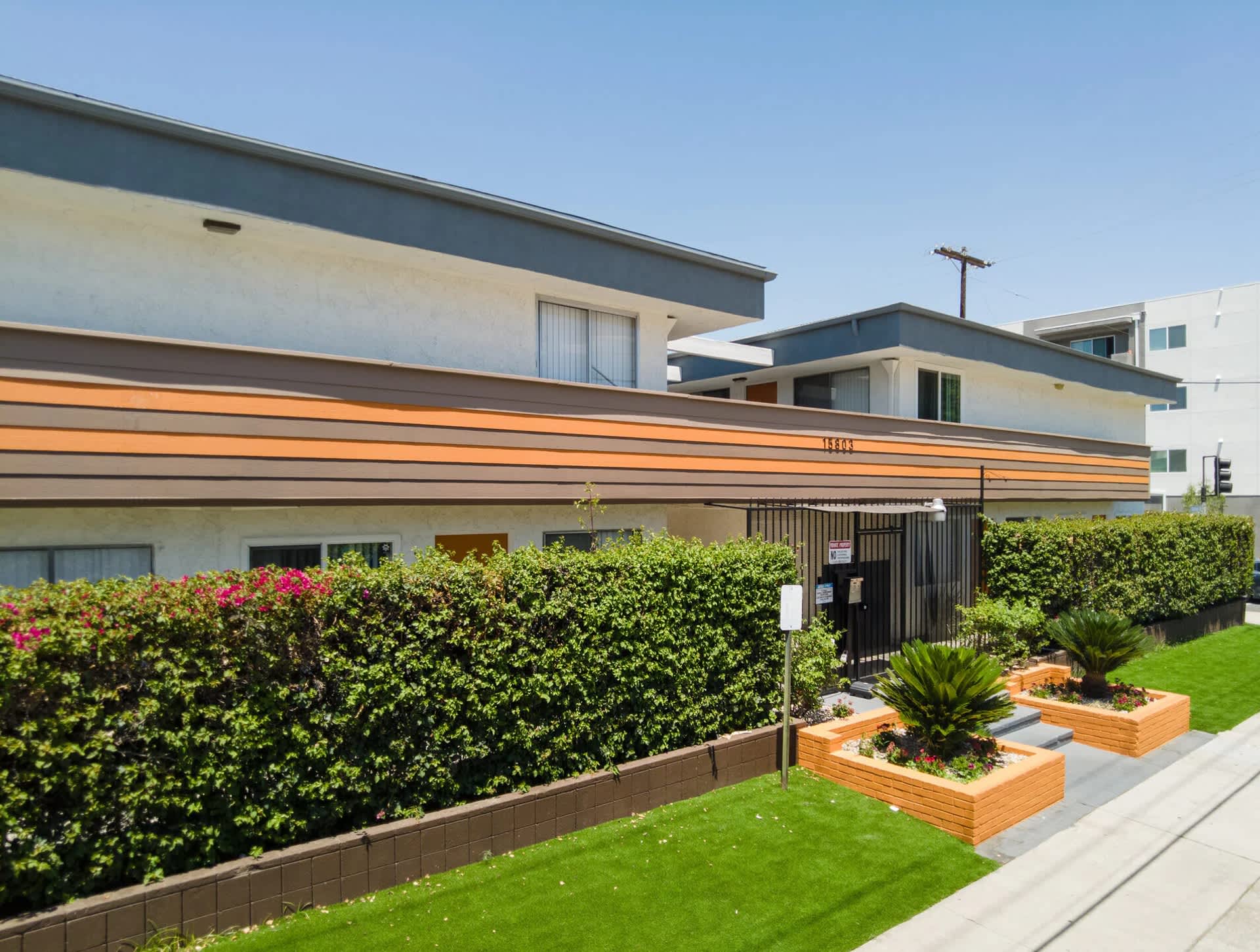 Saticoy Apartments – photo 2