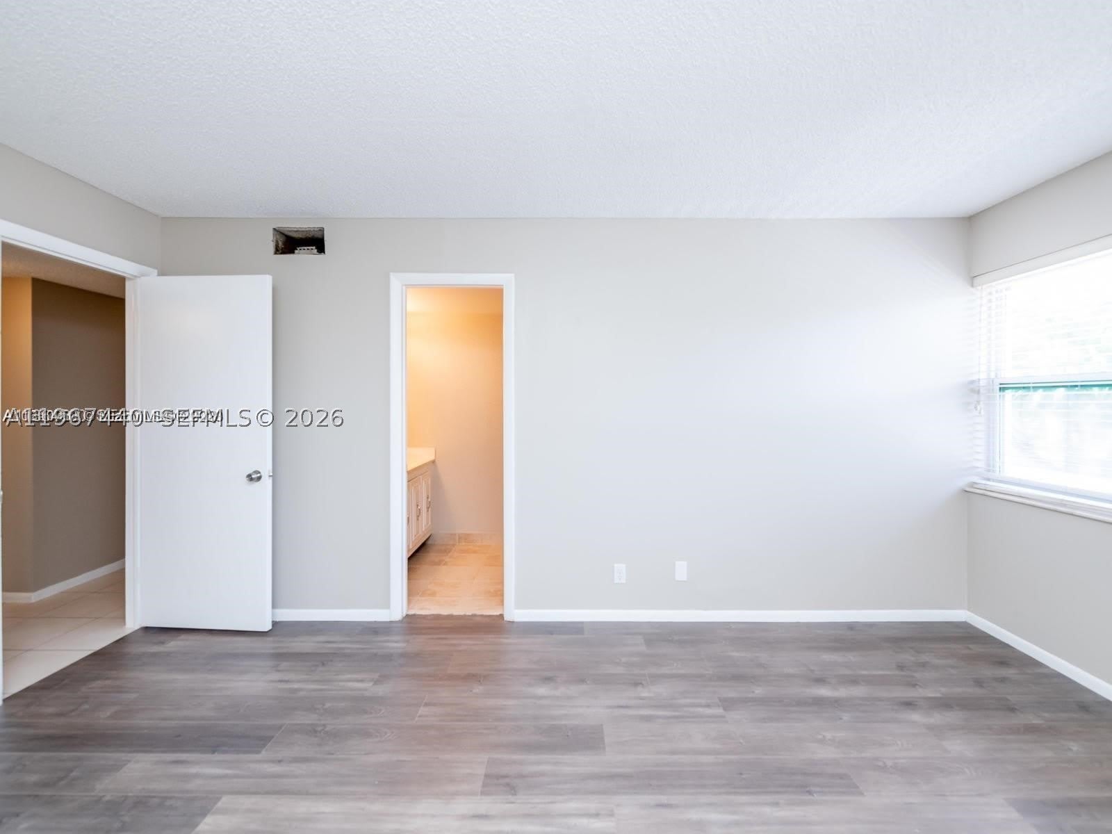 2304 Ne 7Th St – photo 3