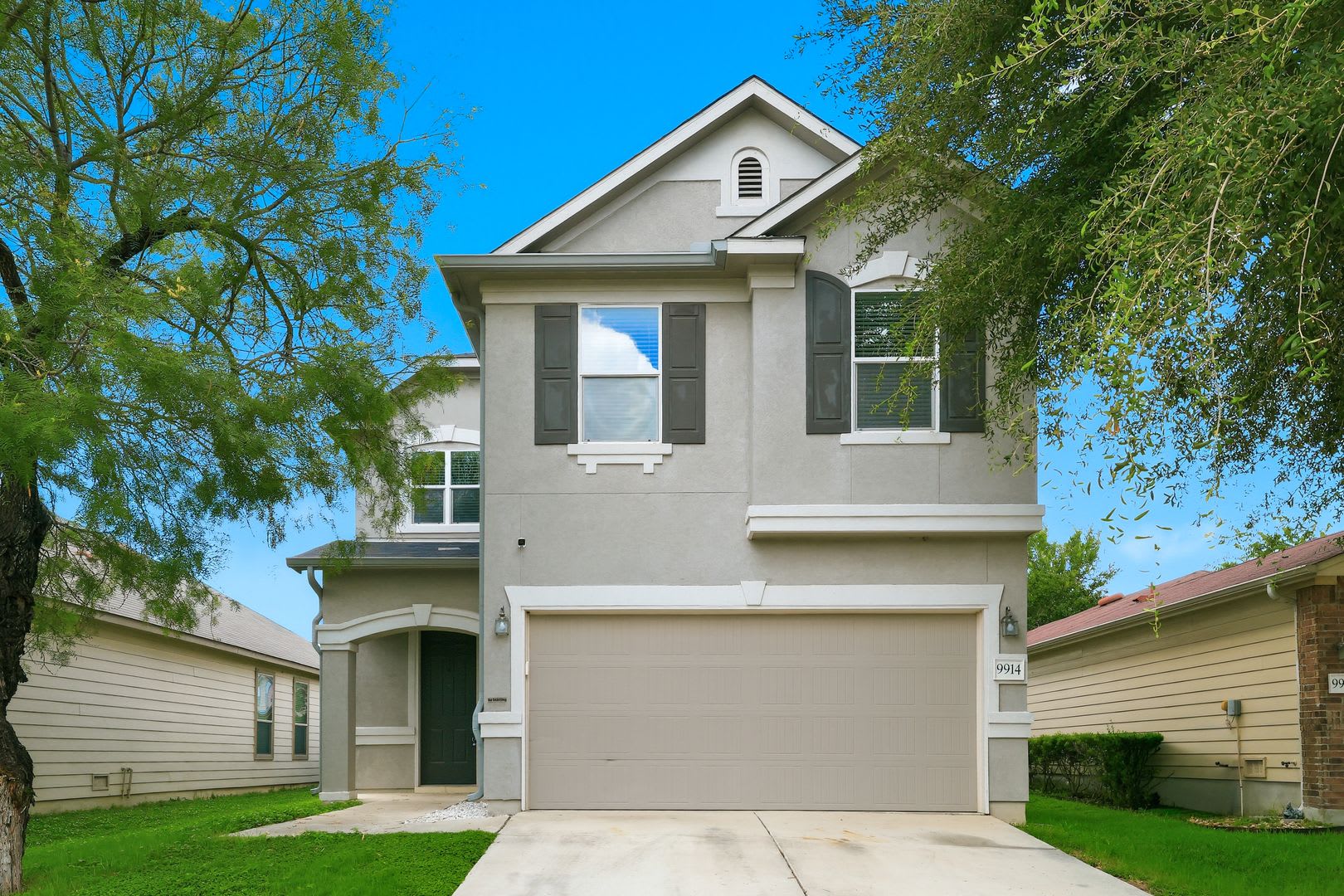 ***MOVE-IN SPECIAL: ONE WEEK FREE***Updated Two-Story Near Lackland AFB with Loft – photo 1