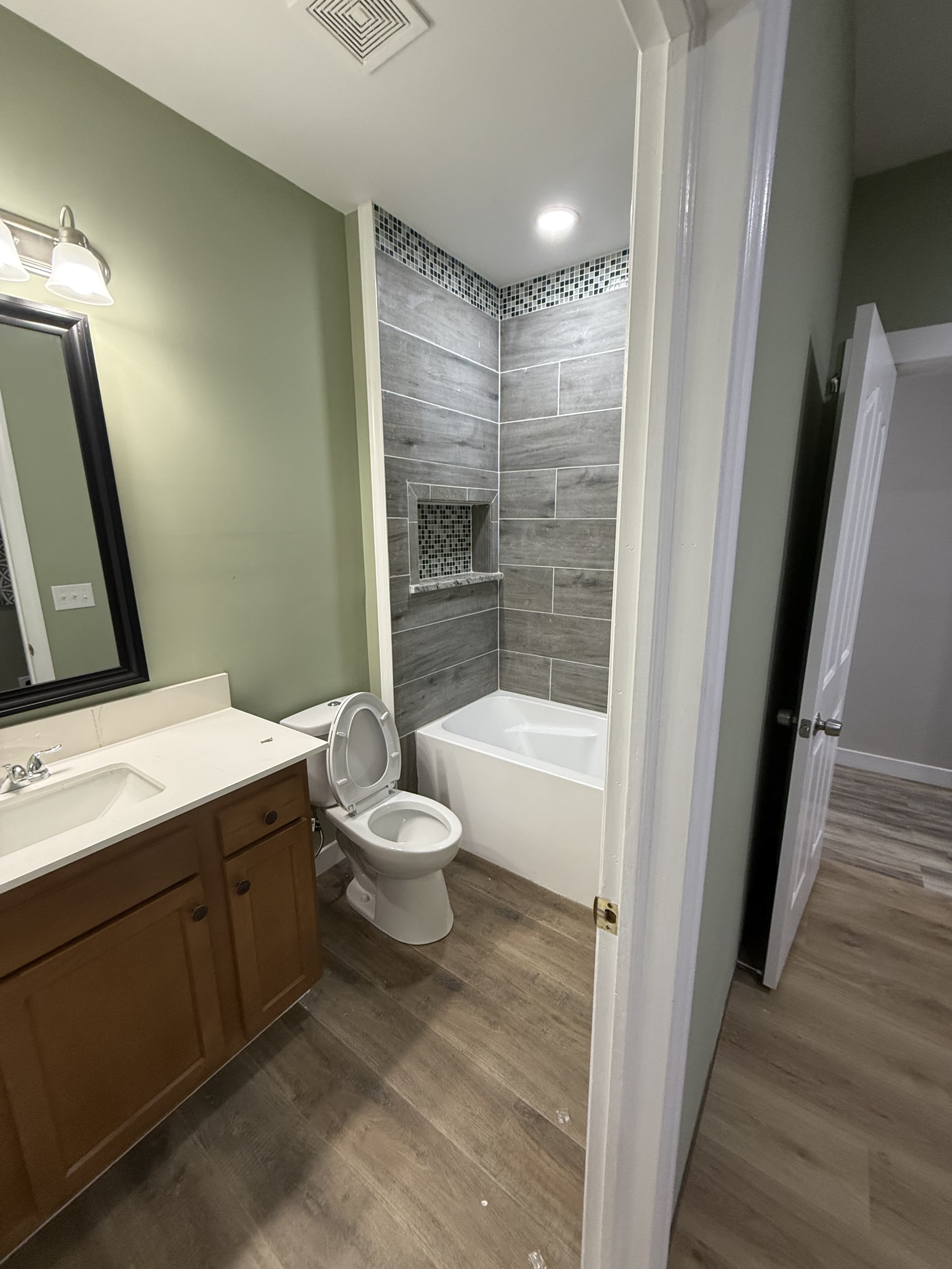 27 South Tuxedo Street – photo 4