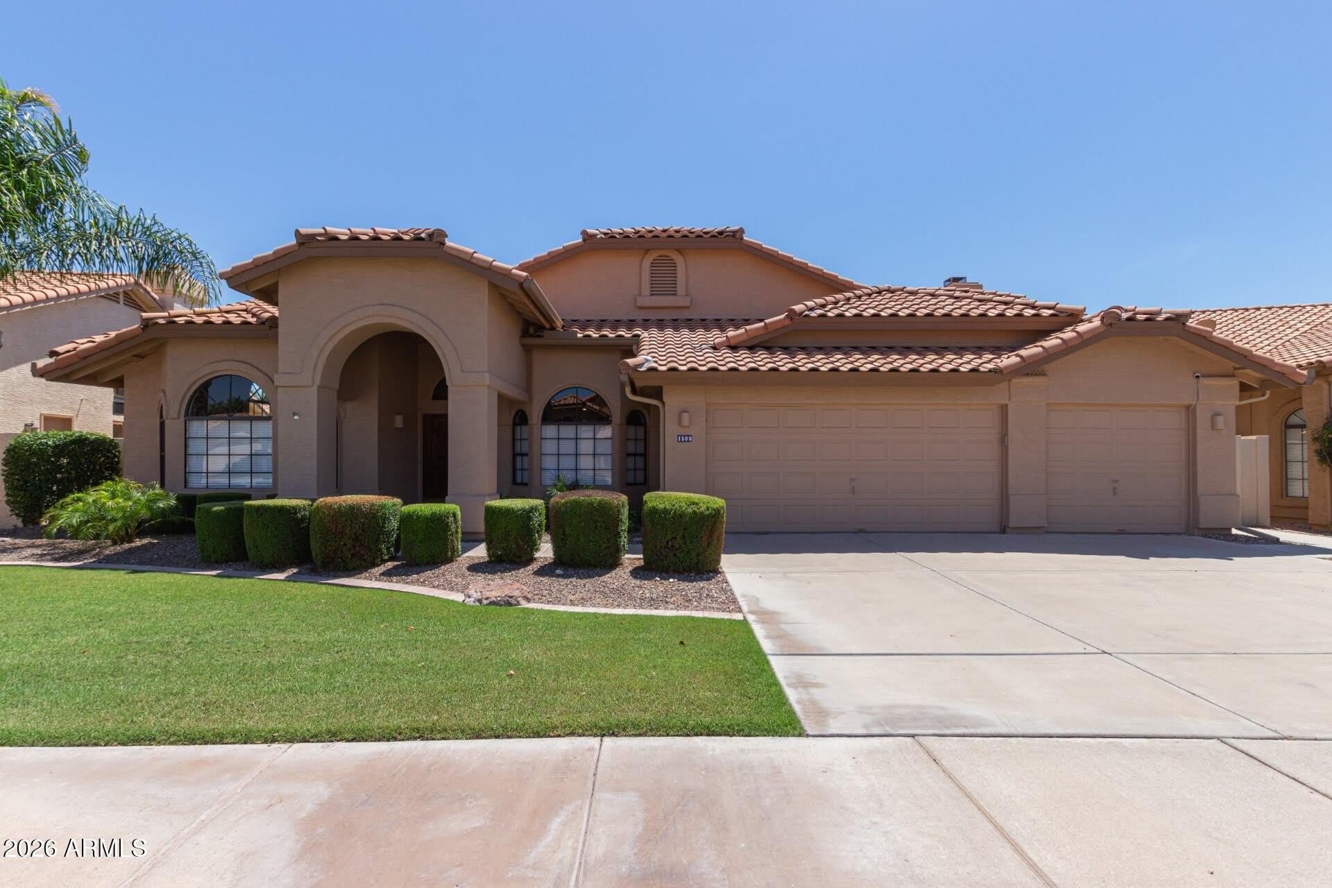 1585 W Honeysuckle Lane – photo 1