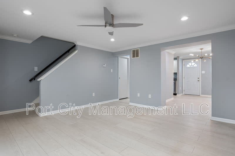 1507 Retreat Street 1 – photo 2