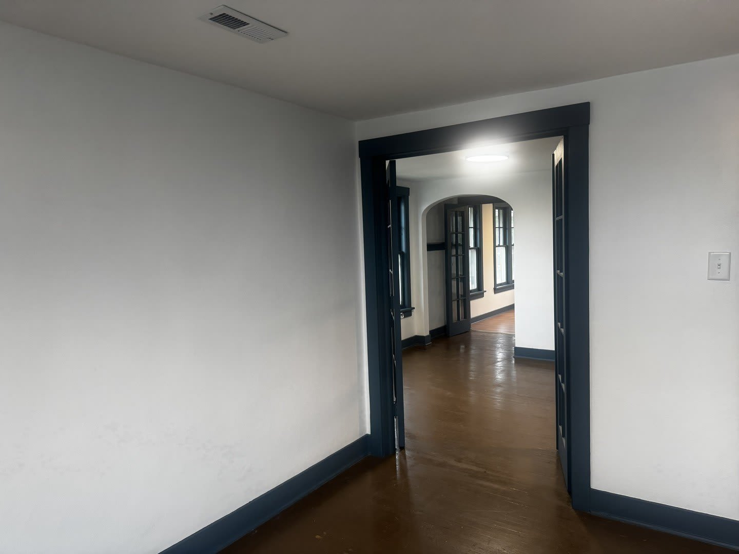 105 University Street – photo 3
