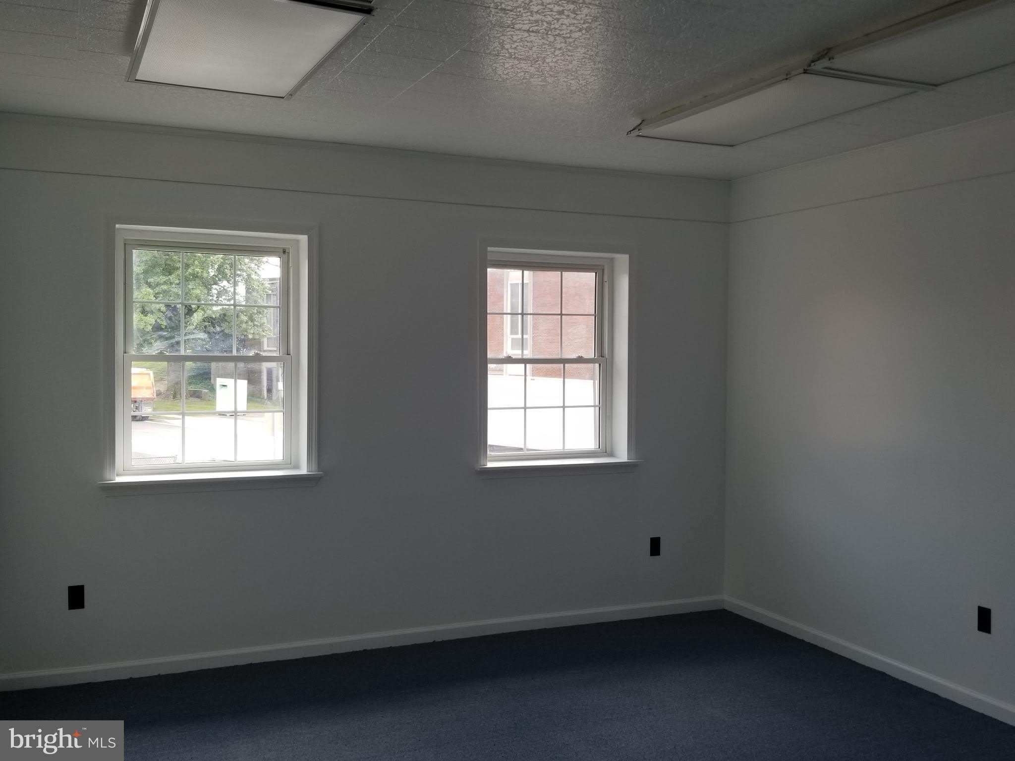4121 CHATELAIN Road – photo 2