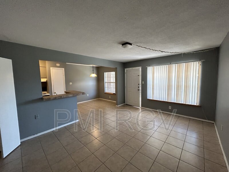 815 Walnut Ave – photo 3