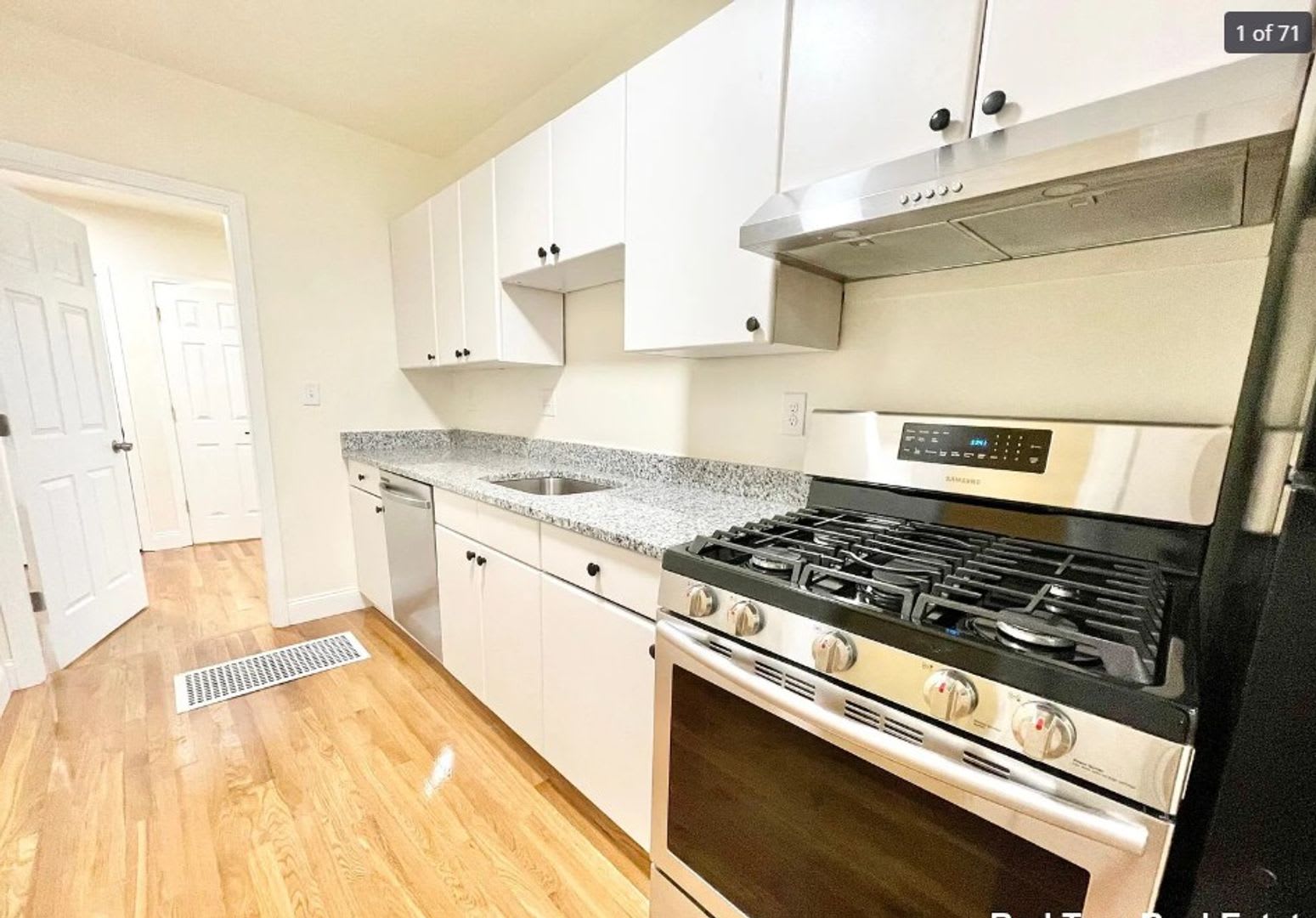 Nicely Renovated Pet Friendly 3 Bed In South Boston – photo 2