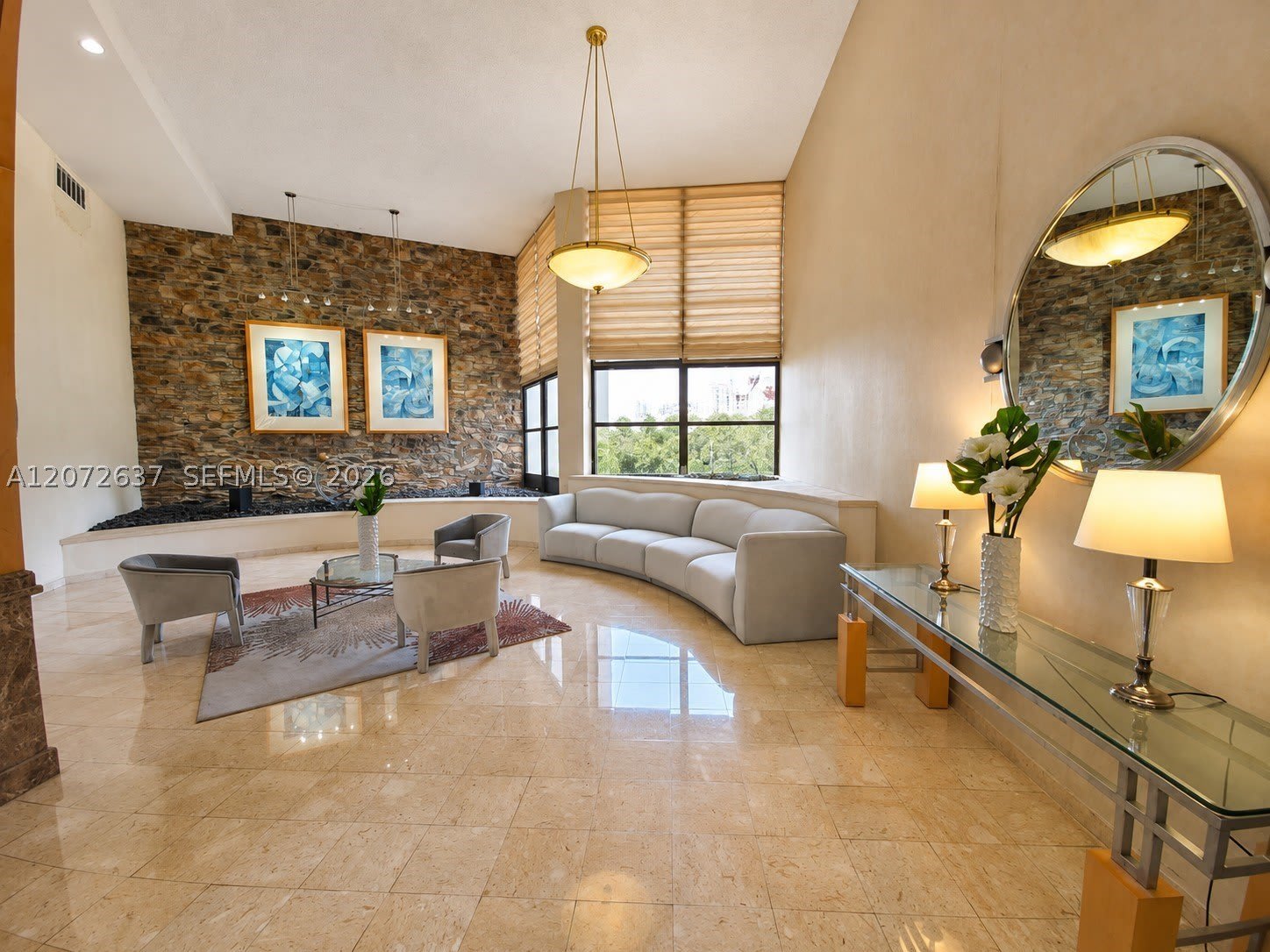 600 Parkview Dr – photo 2