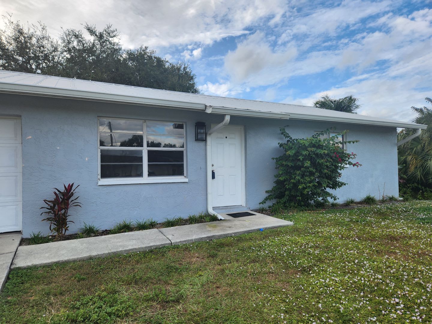 Cozy 2Br 2Ba House In Buckingham Area Recently Reduced – photo 1