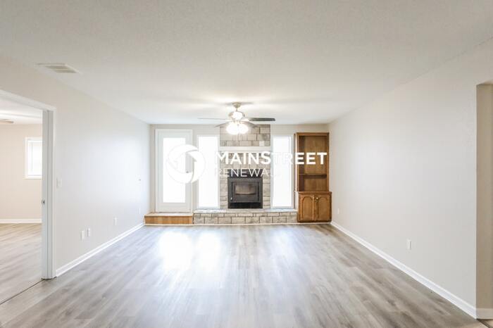 400 Holtz Avenue – photo 2
