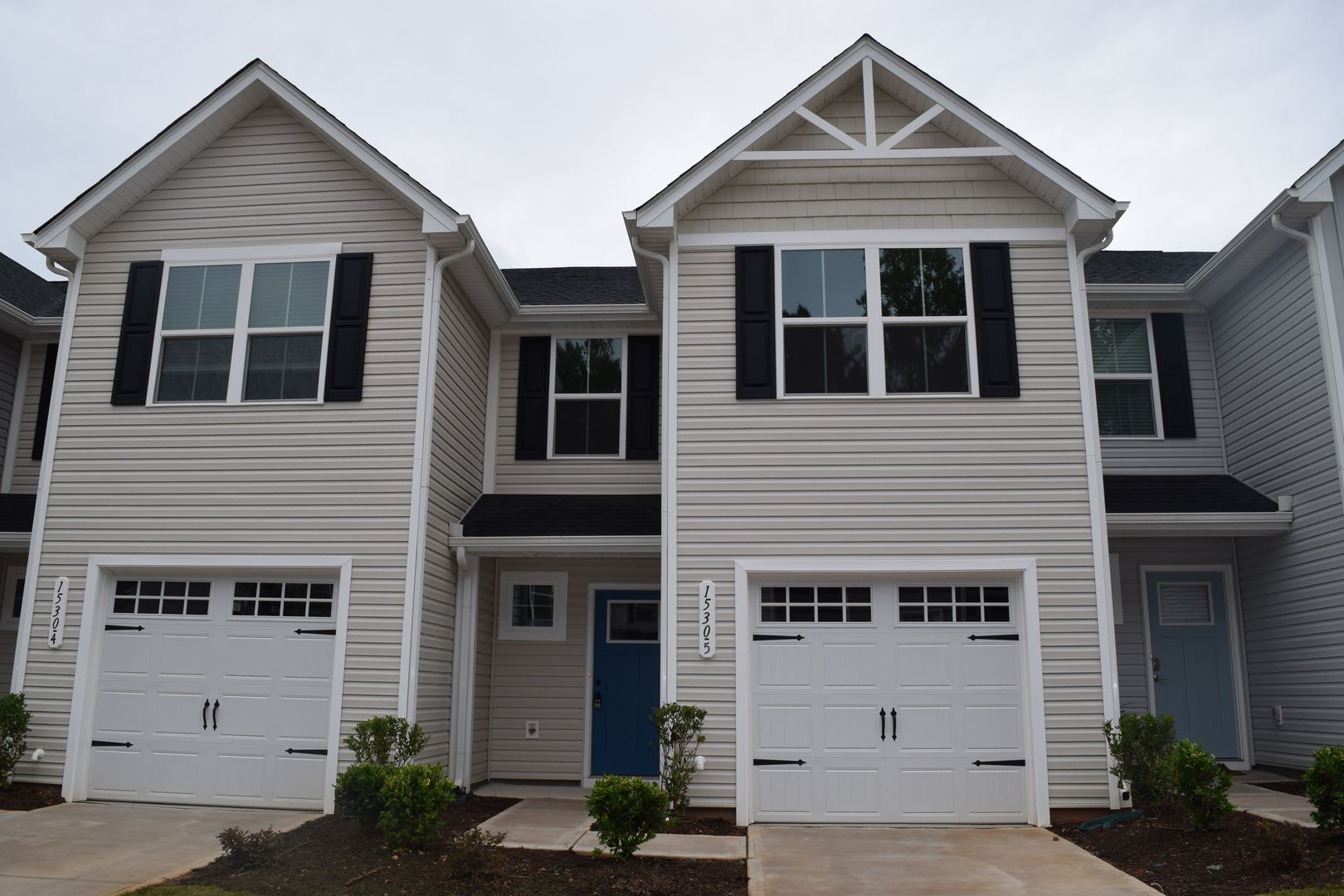 Modern 3‑Bedroom Townhome in Desirable Bear Park – photo 3