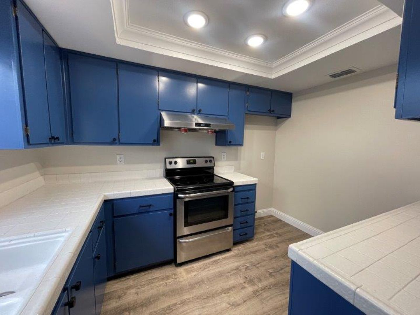Updated 3 Bed 1.5 Bath Townhome – photo 3