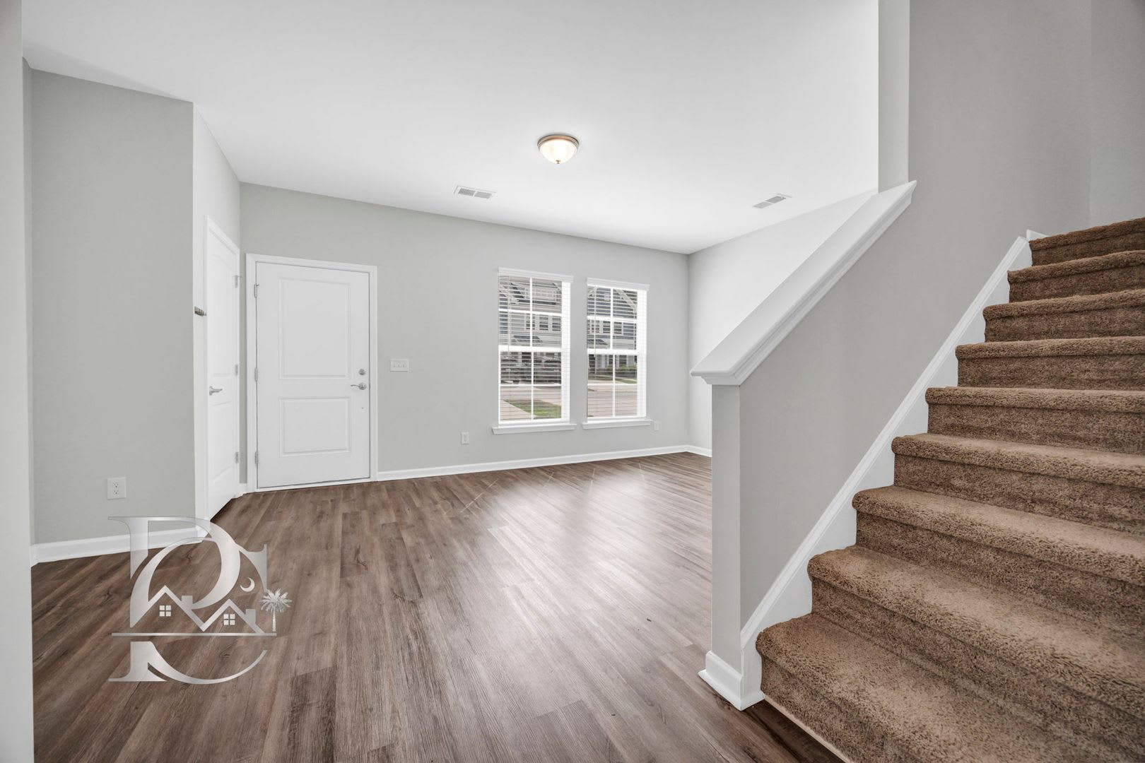 TOWNHOME IN DOWNTOWN COLUMBIA'S CANAL PLACE – photo 3