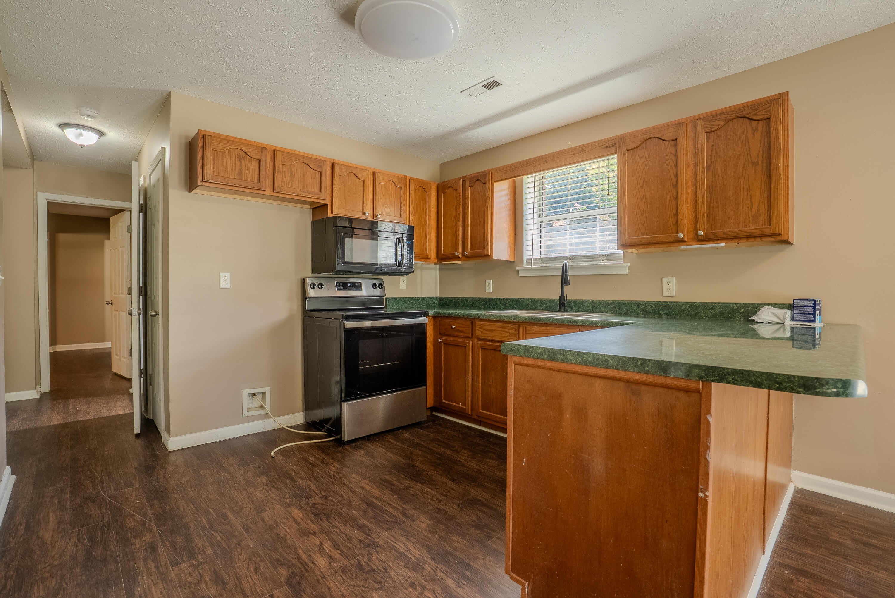 1433 Dustin Drive – photo 5