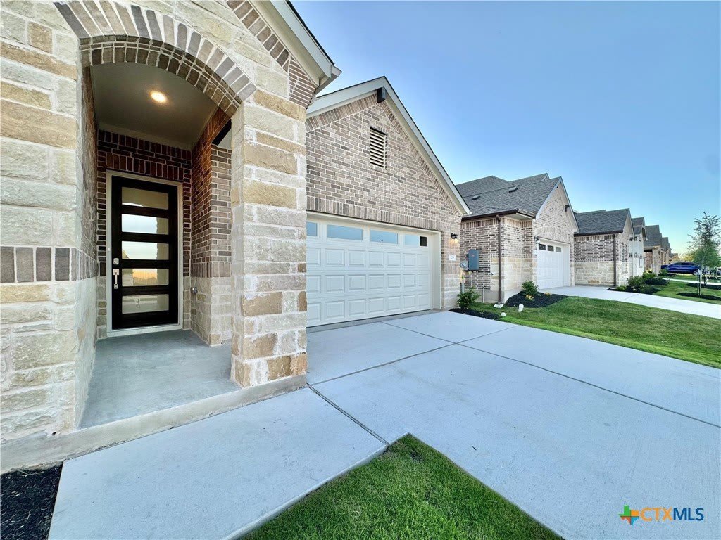 329 Tinto Street – photo 4