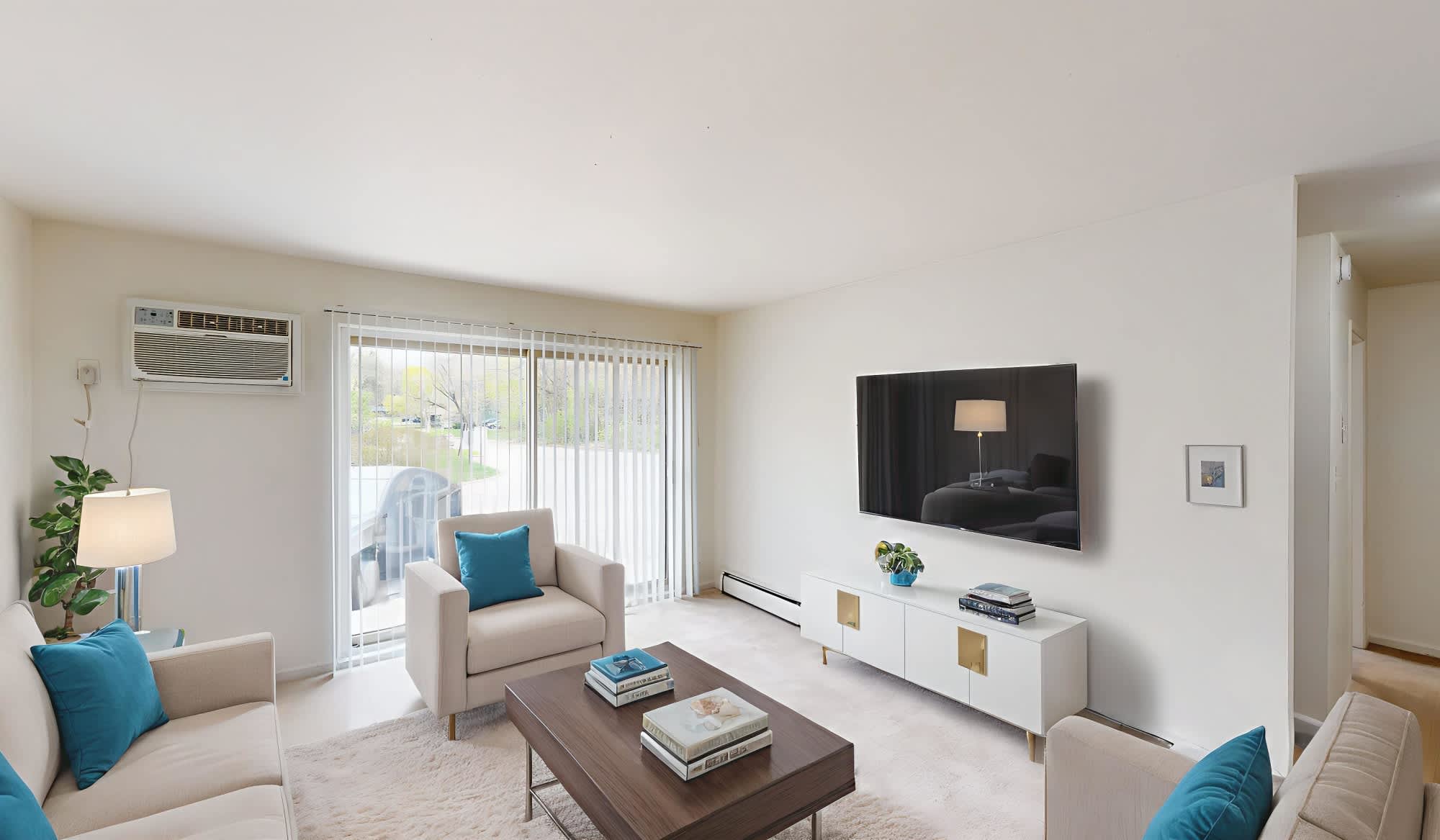 Denway Circle Apartments – photo 1