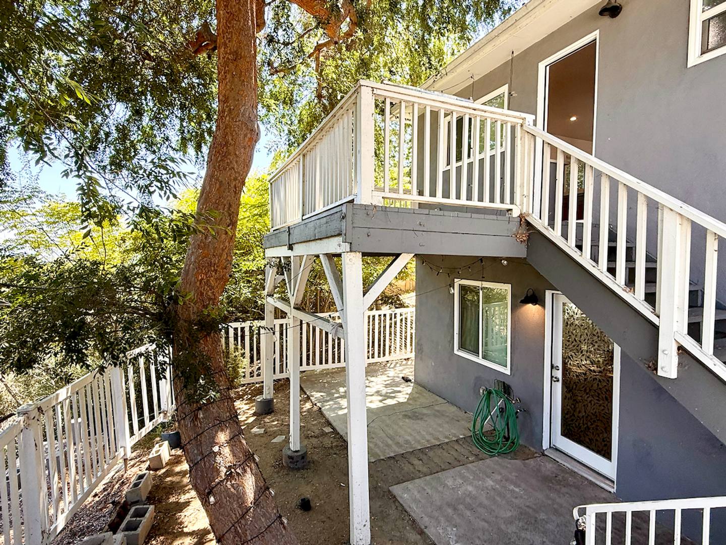 3 Bed / 3 Bath Home in the Hills of Echo Park – photo 2