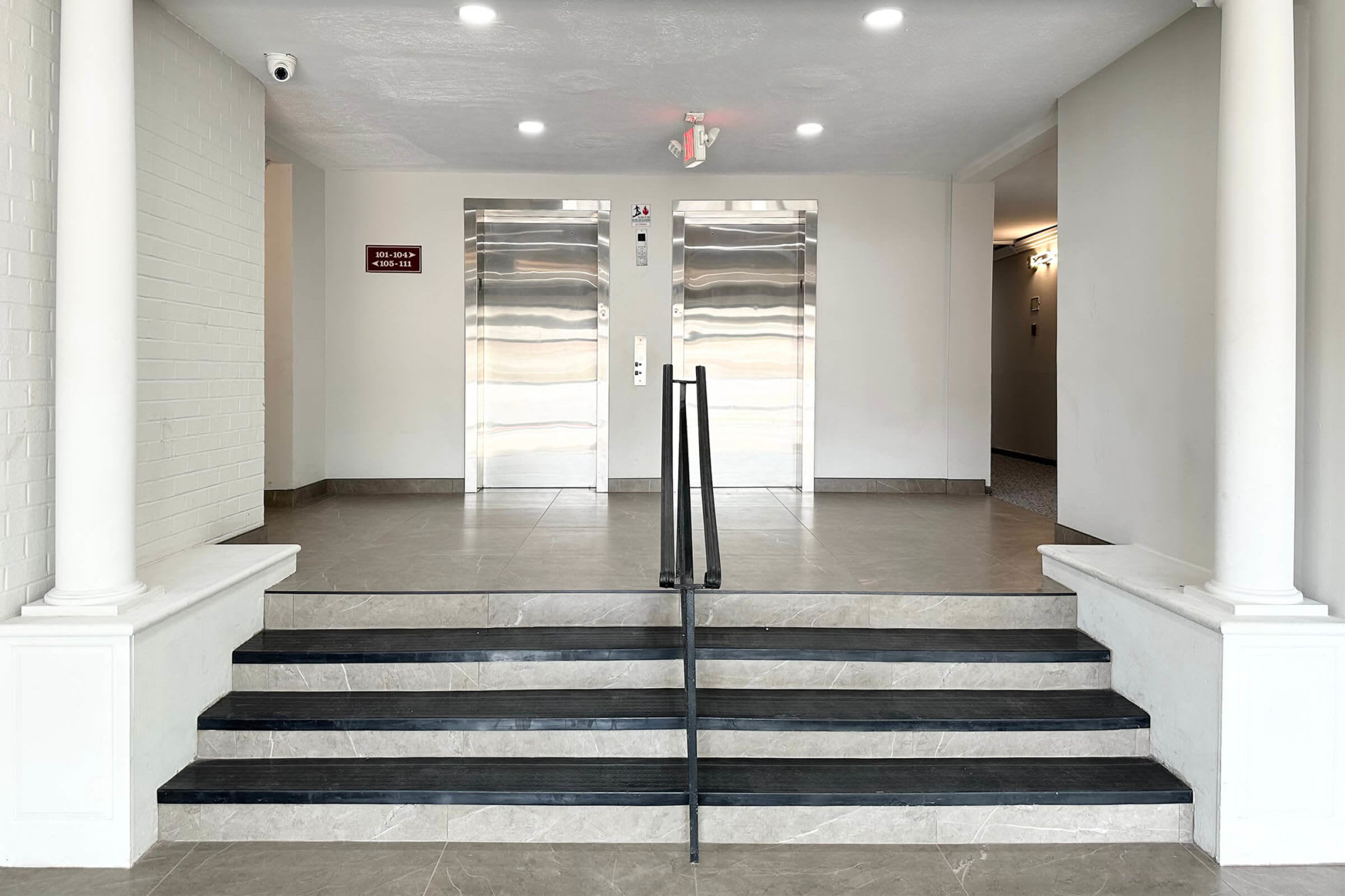 Kings Park Plaza Apartment Homes – photo 2