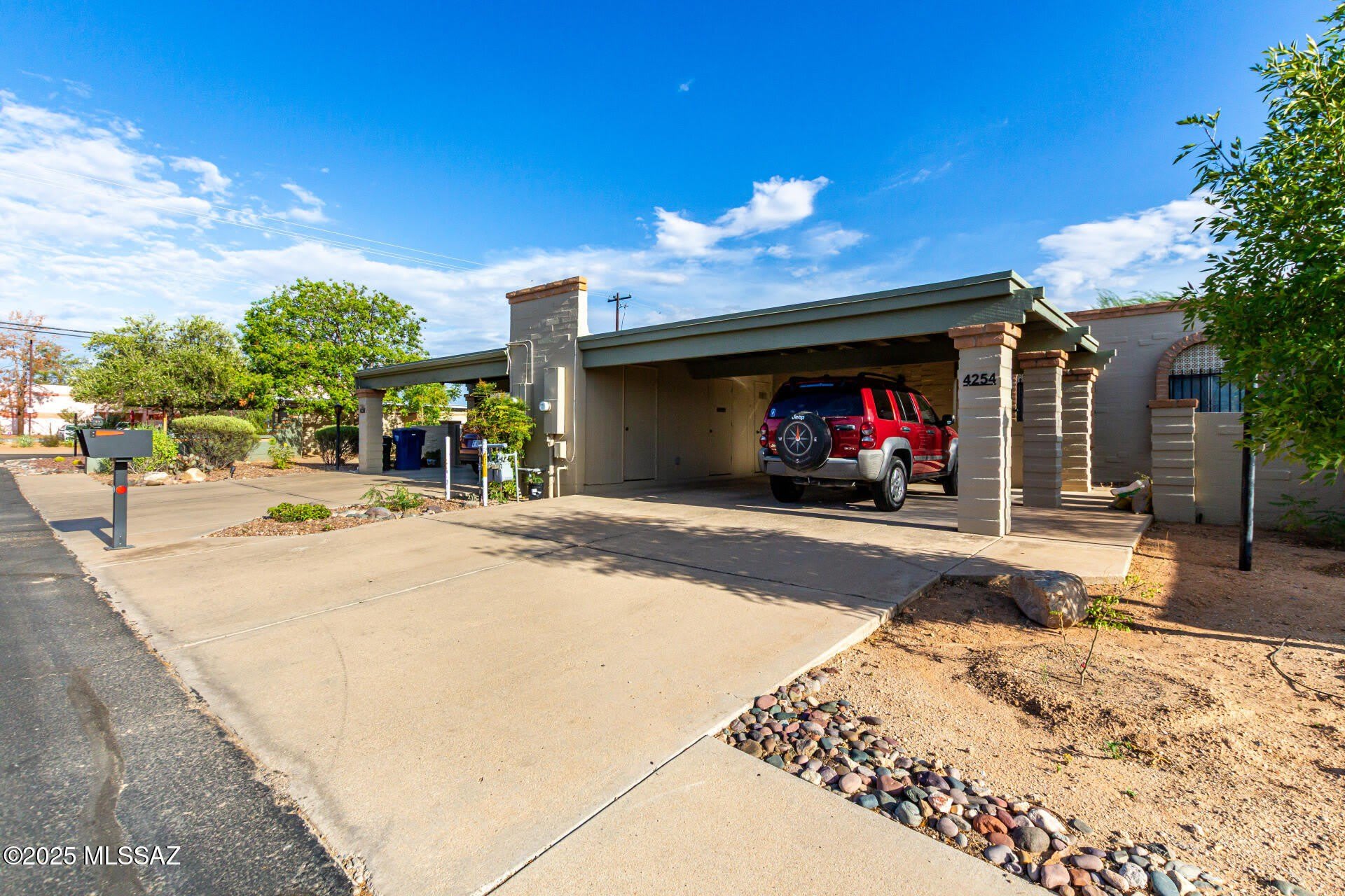 4254 E La Cienega Drive – photo 3