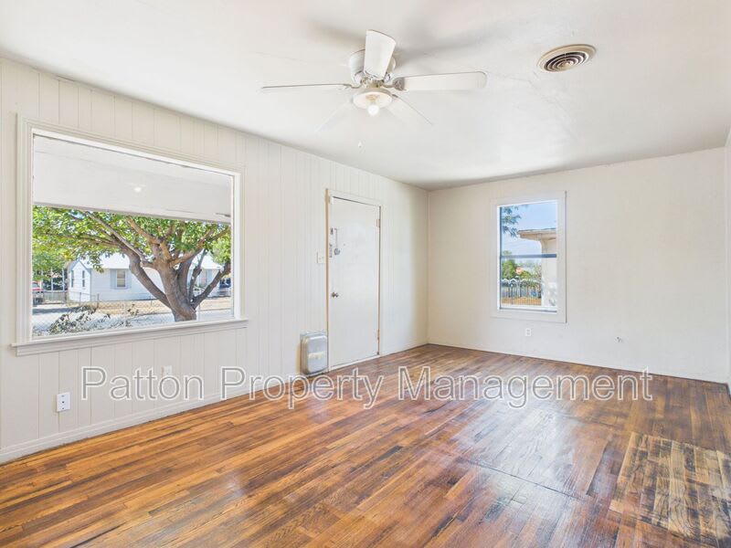 106 North Virginia Street – photo 5