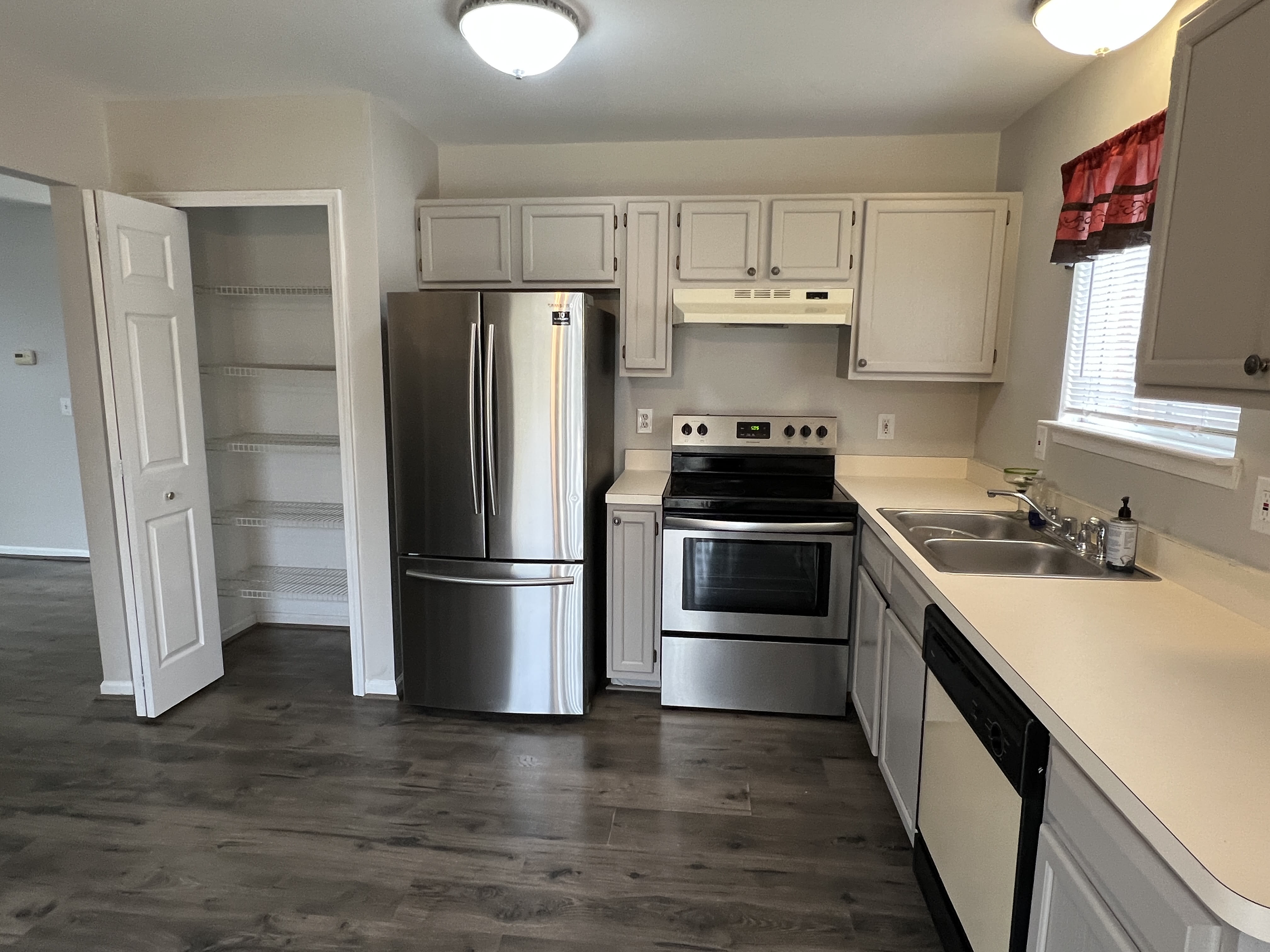 1172 Wildwood Ln – photo 2