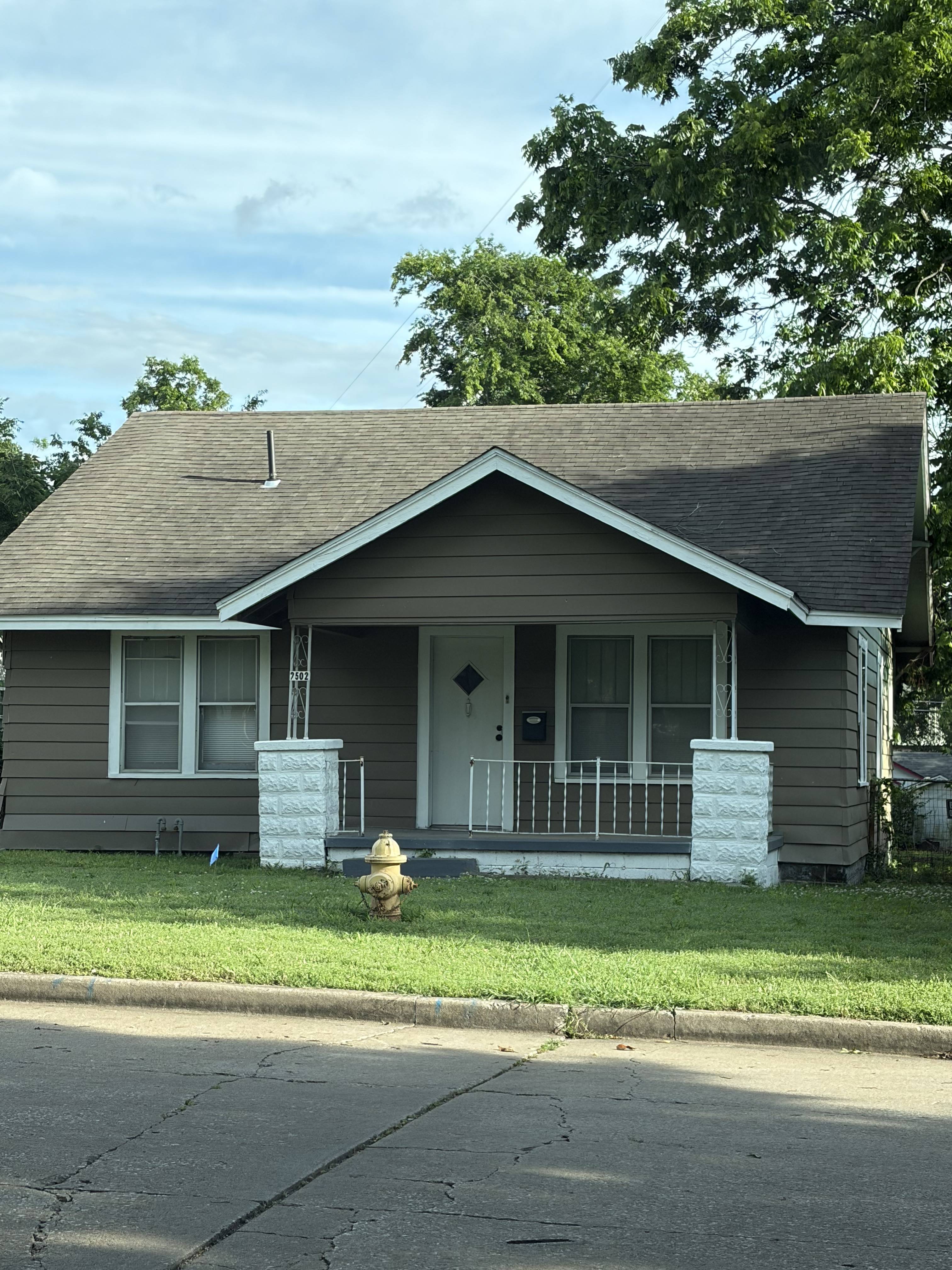 2502 E Newton St – photo 1