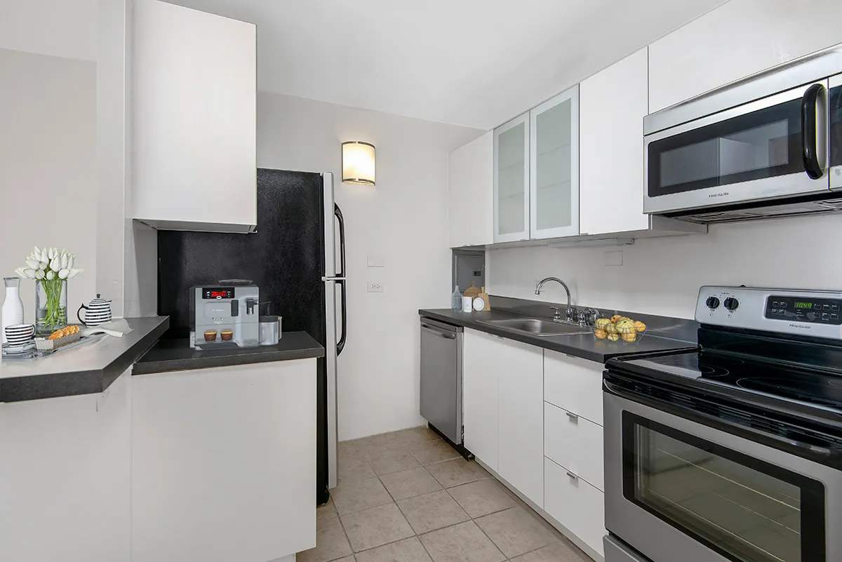 55 West Chestnut – photo 1