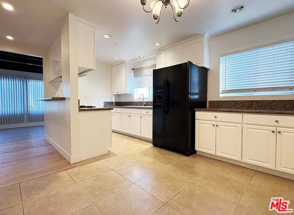870 Figueroa Ter – photo 1