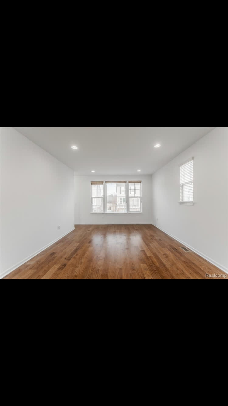 4585 Bradley Circle – photo 3