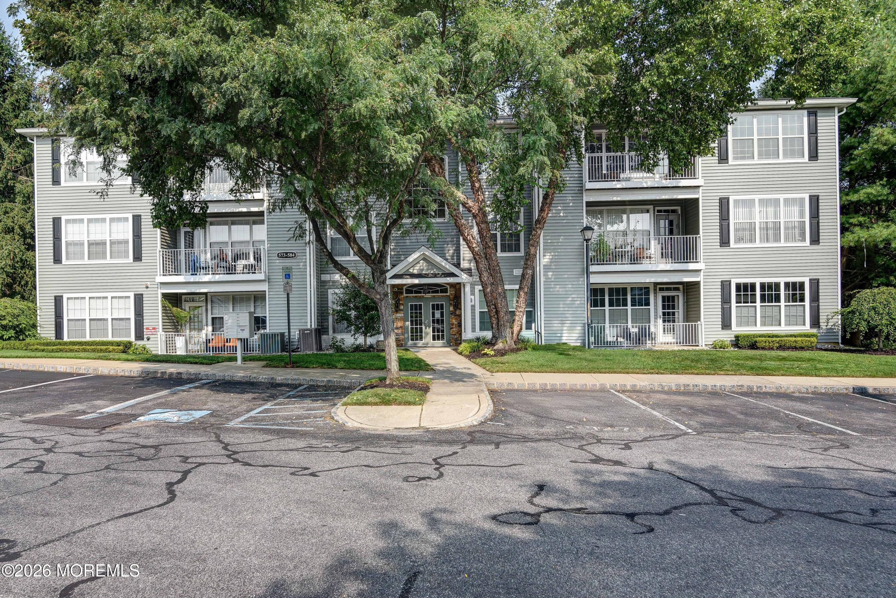 574 Saint Andrews Place – photo 3