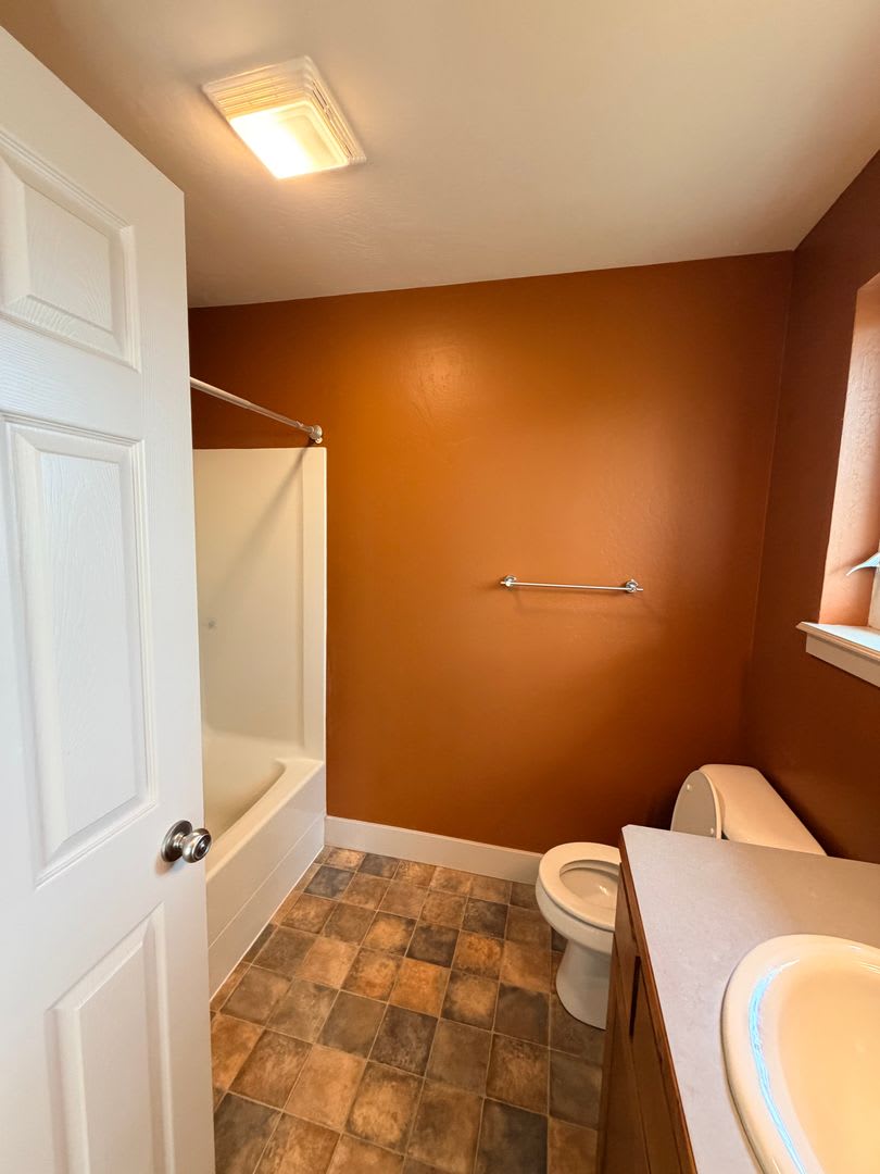 Beautiful West Side Townhome- Ready for Move In – photo 2