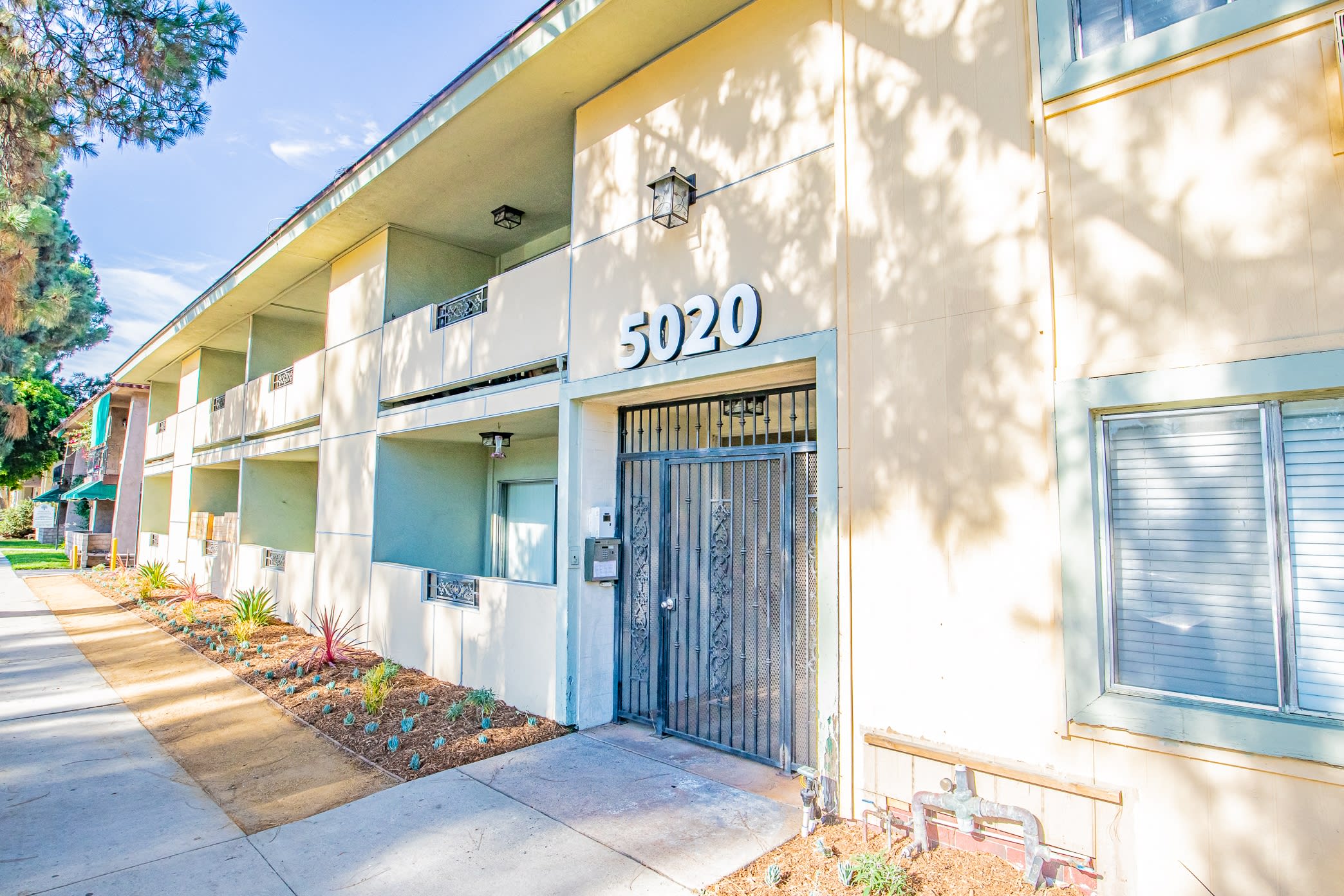 Tujunga Apartments – photo 2