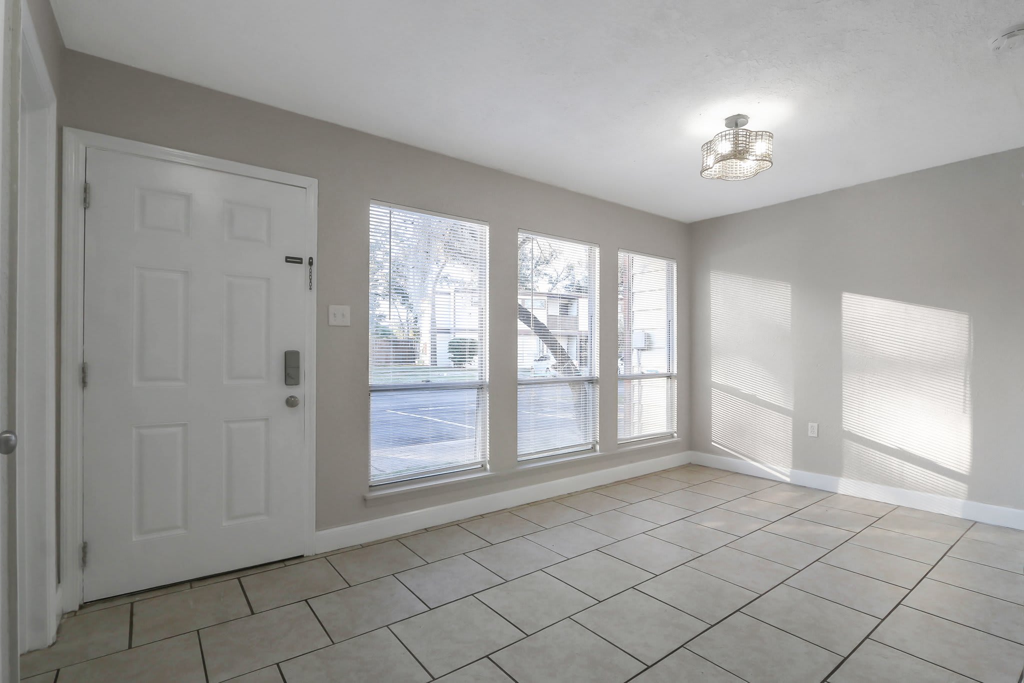 1833 Warringwood Dr Apt C-3 – photo 2