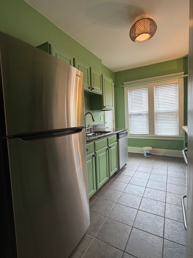 Third Floor 3 Bed 2 Bath Unit – photo 5