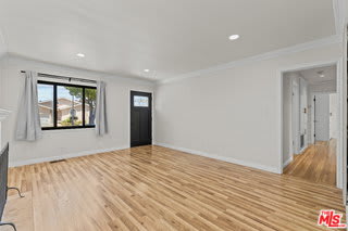 7212 West 91st Street – photo 3
