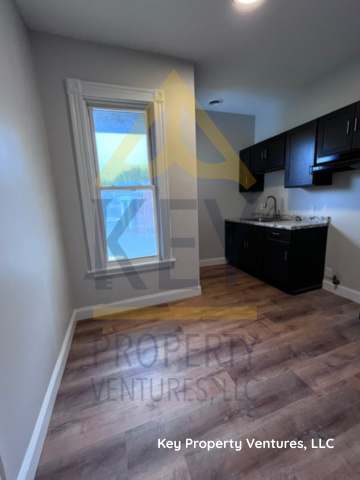 1016 Lake Avenue 2 – photo 3
