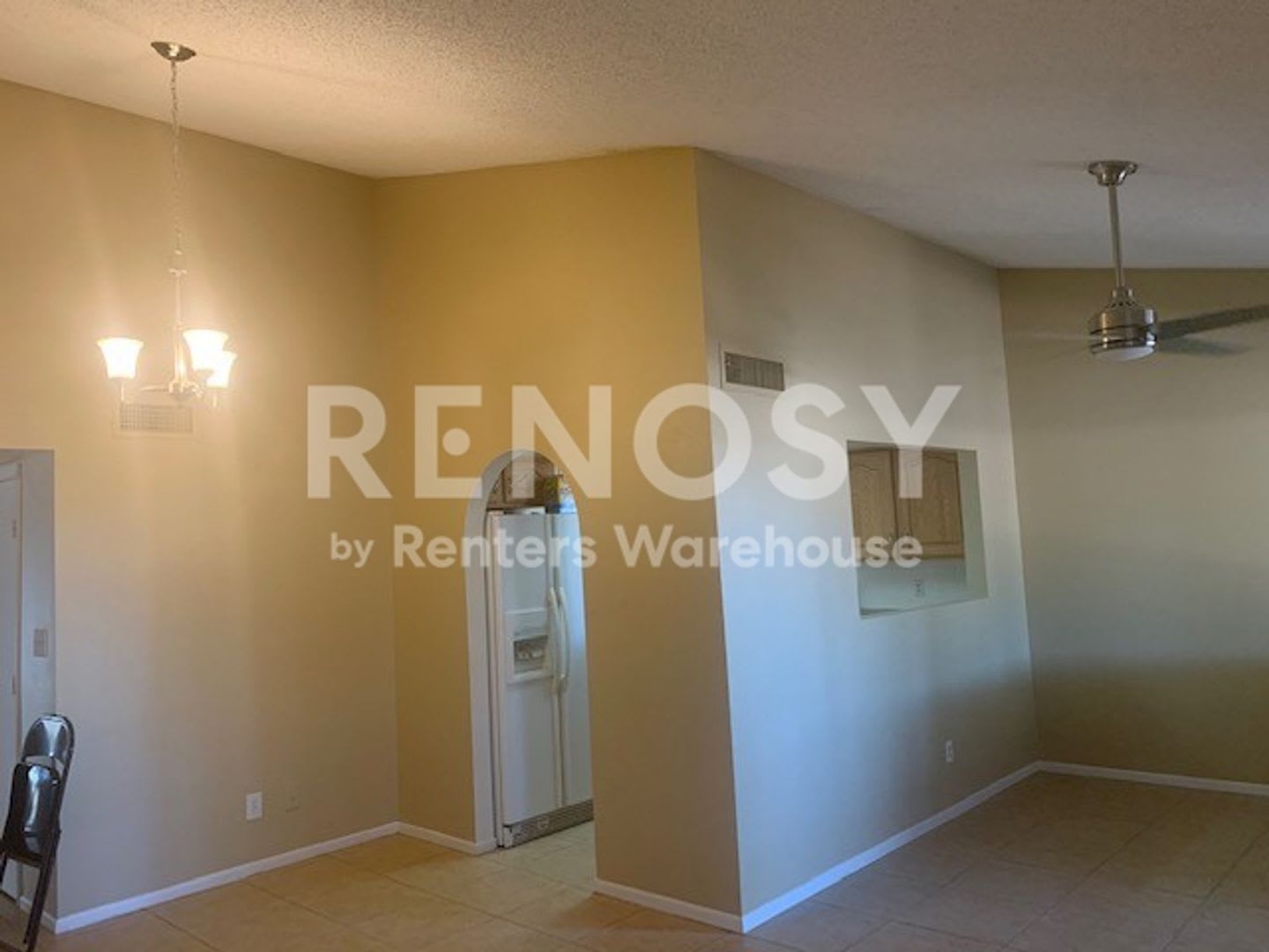 Ideal 2 BD/2 BA/2 CG Townhome with Community Pool Near Olive & 67th in Peoria! – photo 4