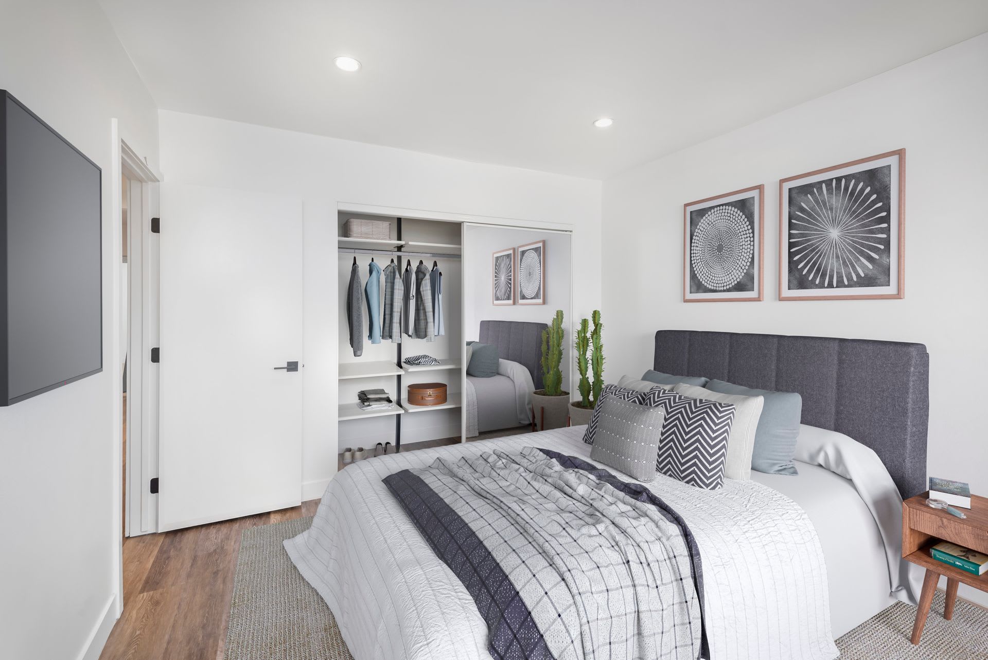 1563 Gordon St – photo 1