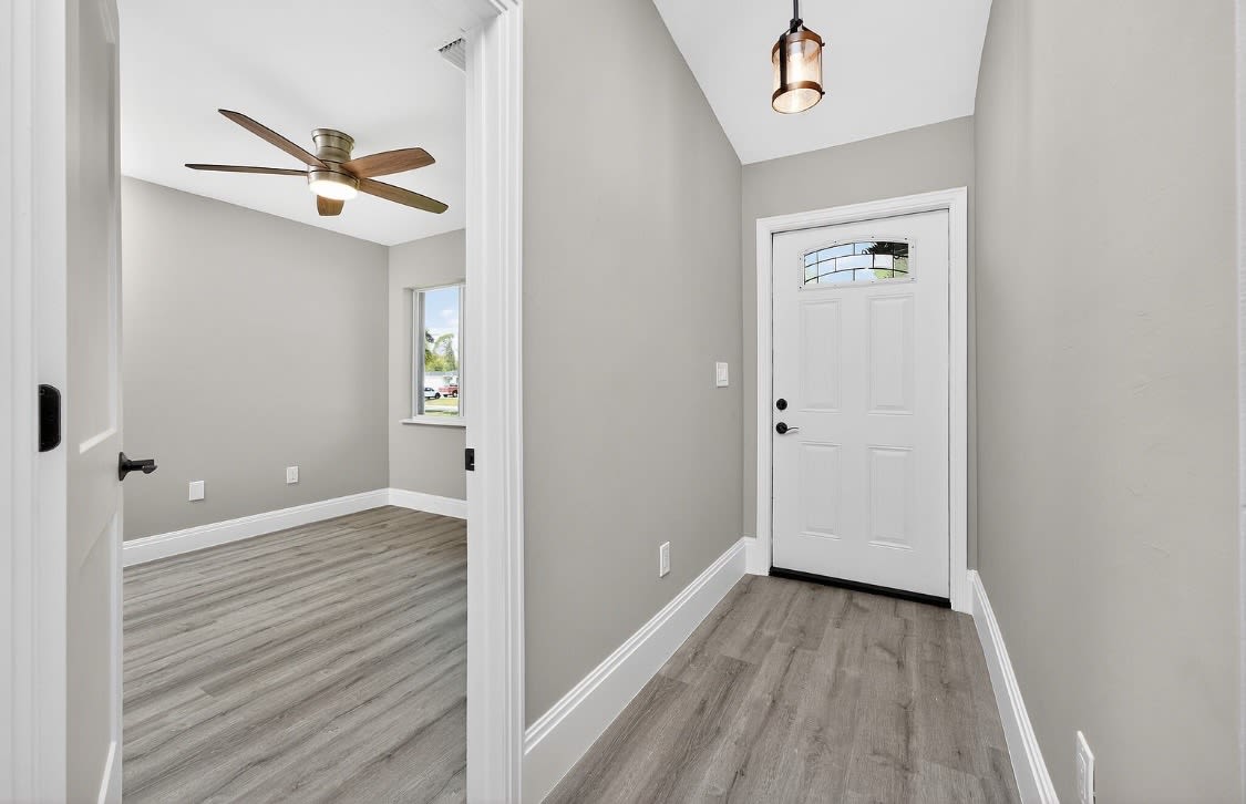 2090 Como Street – photo 2