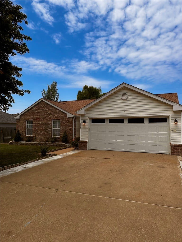 659 Frances Drive – photo 2