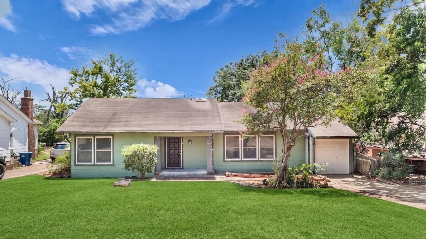 1528 W Day Street – photo 2