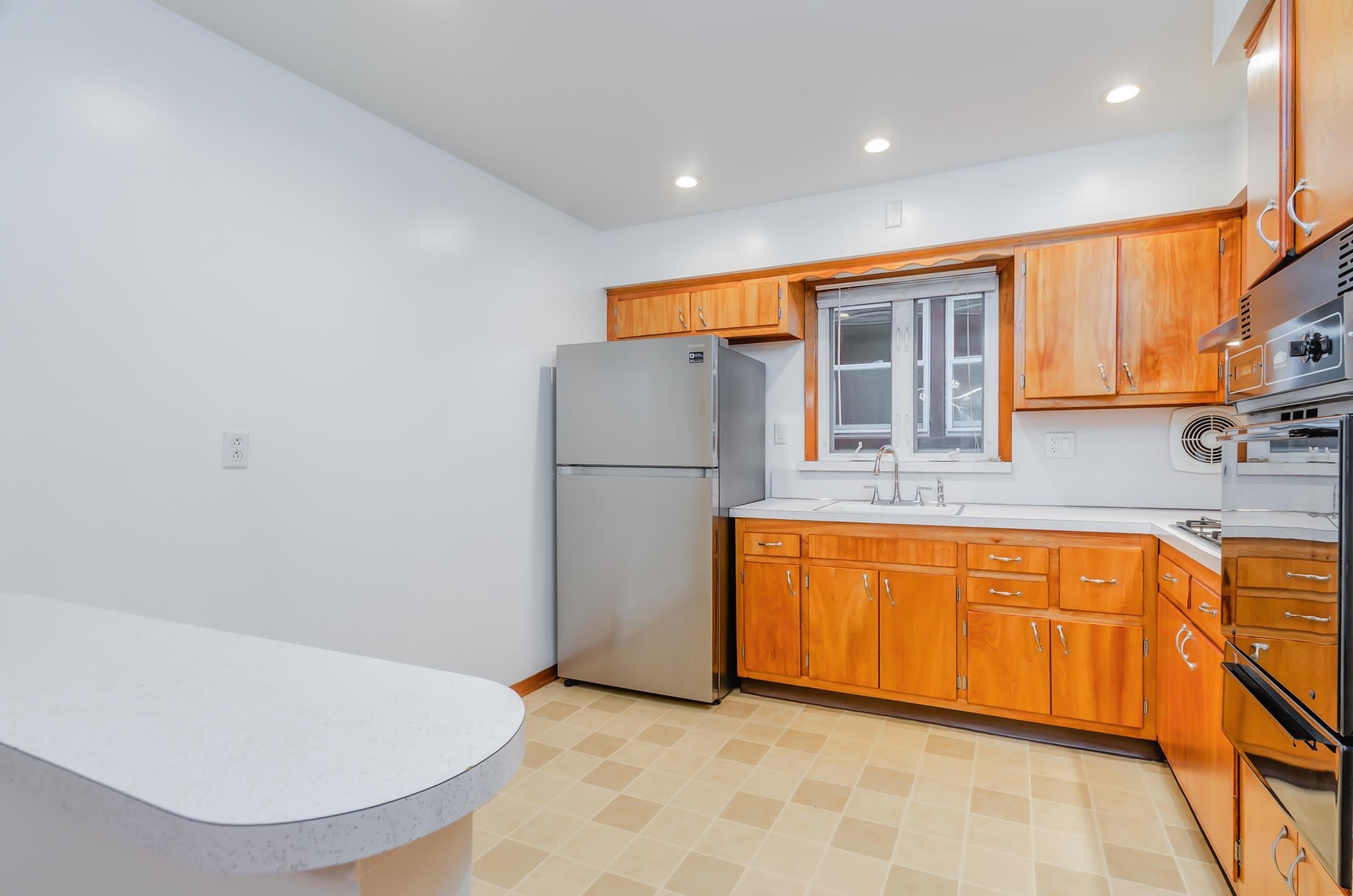 180 W 3RD ST – photo 4