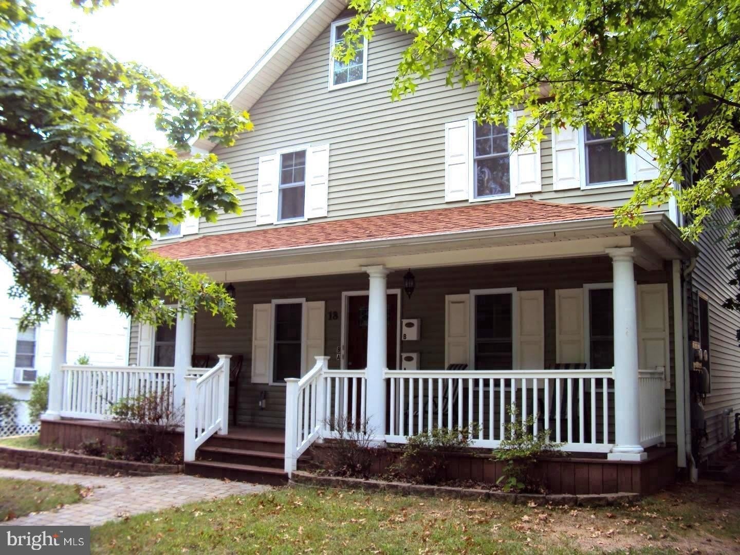 18 CHAPEL Avenue – photo 1