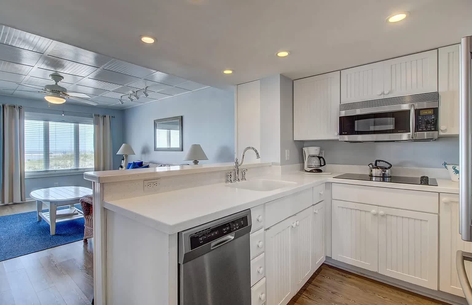 9000 Palmetto Dr Apt 103B – photo 3