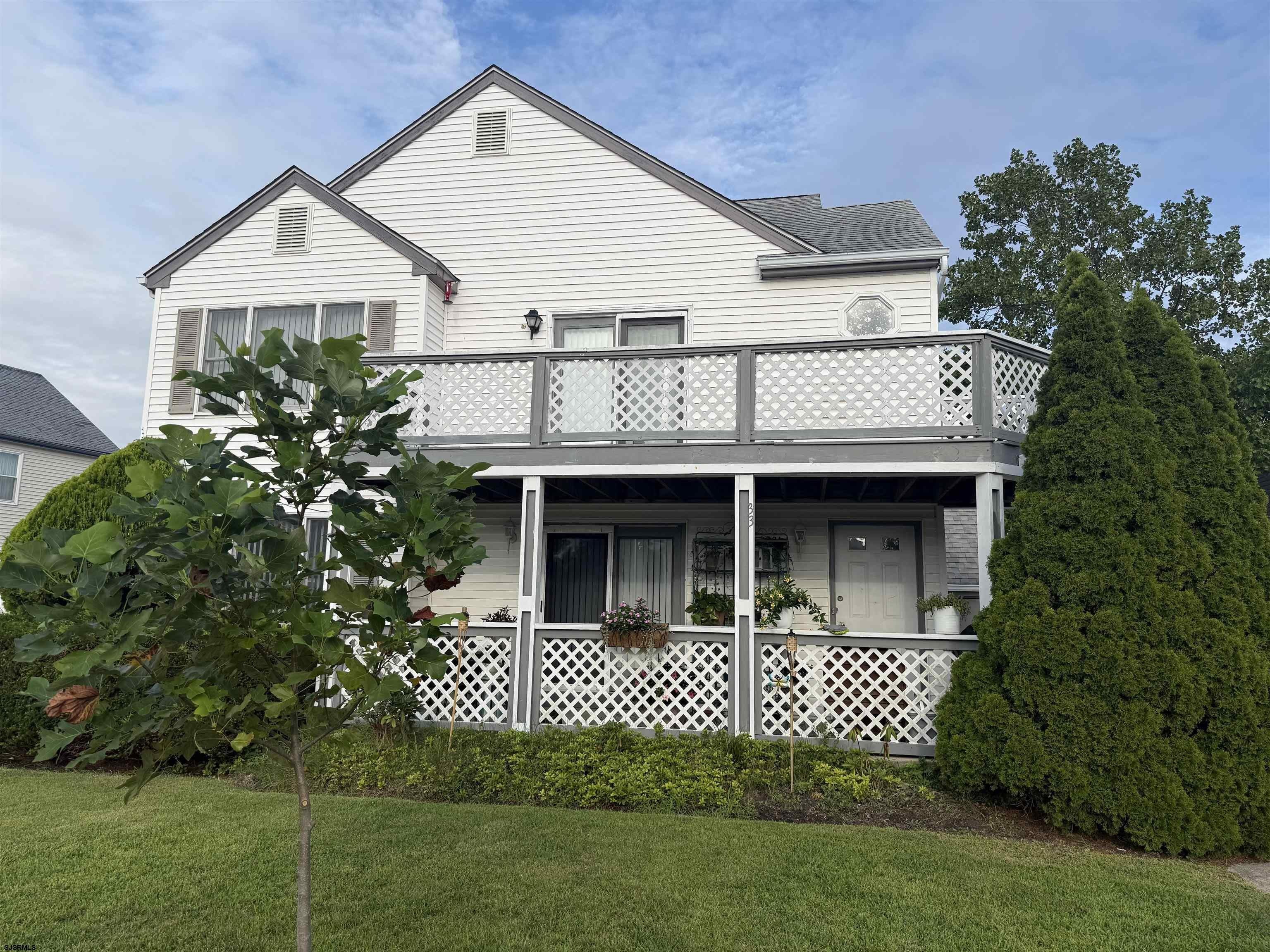 33 Lighthouse Dr – photo 1