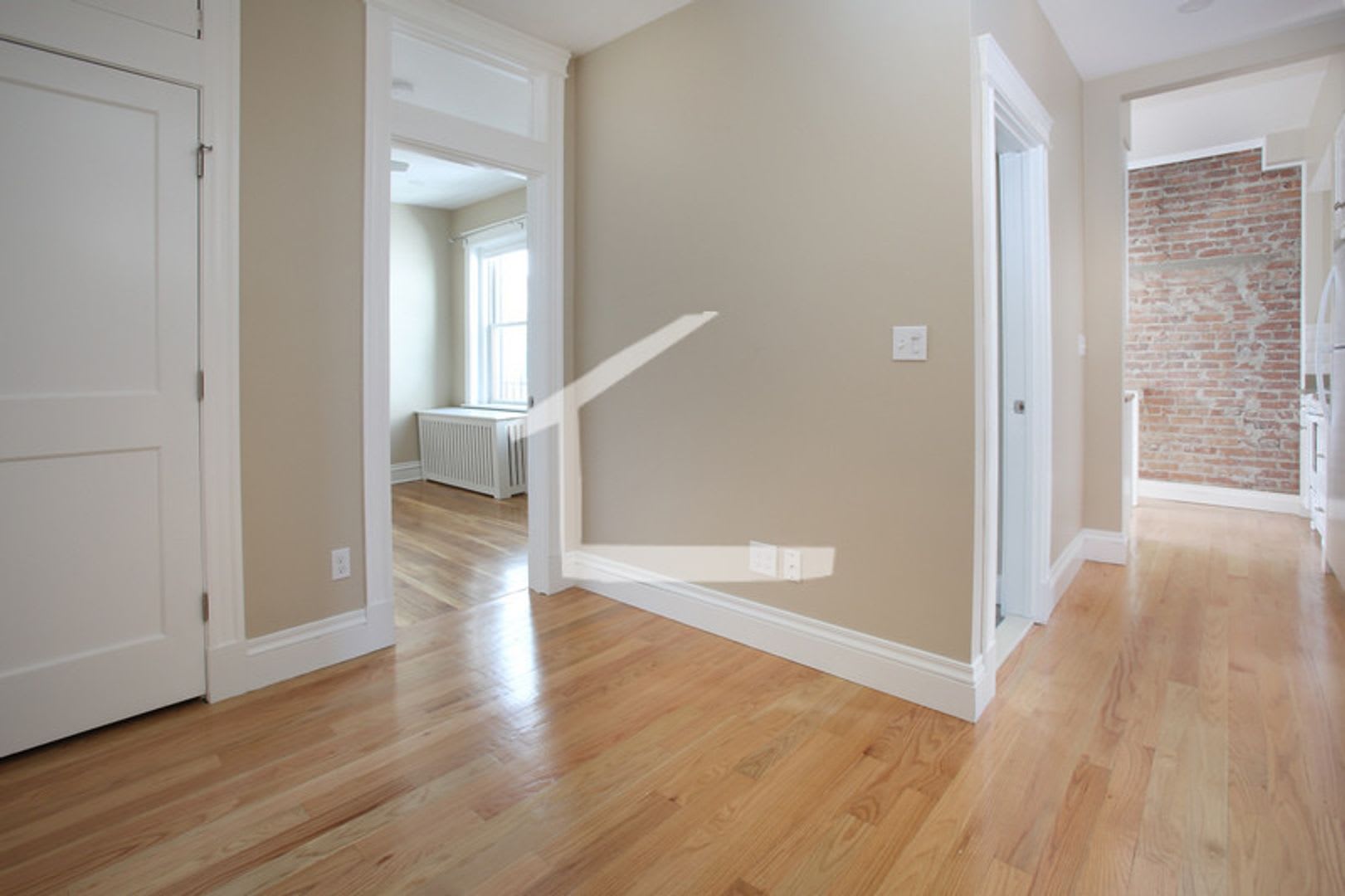 Nice 2 bed steps from Berklee College – photo 3