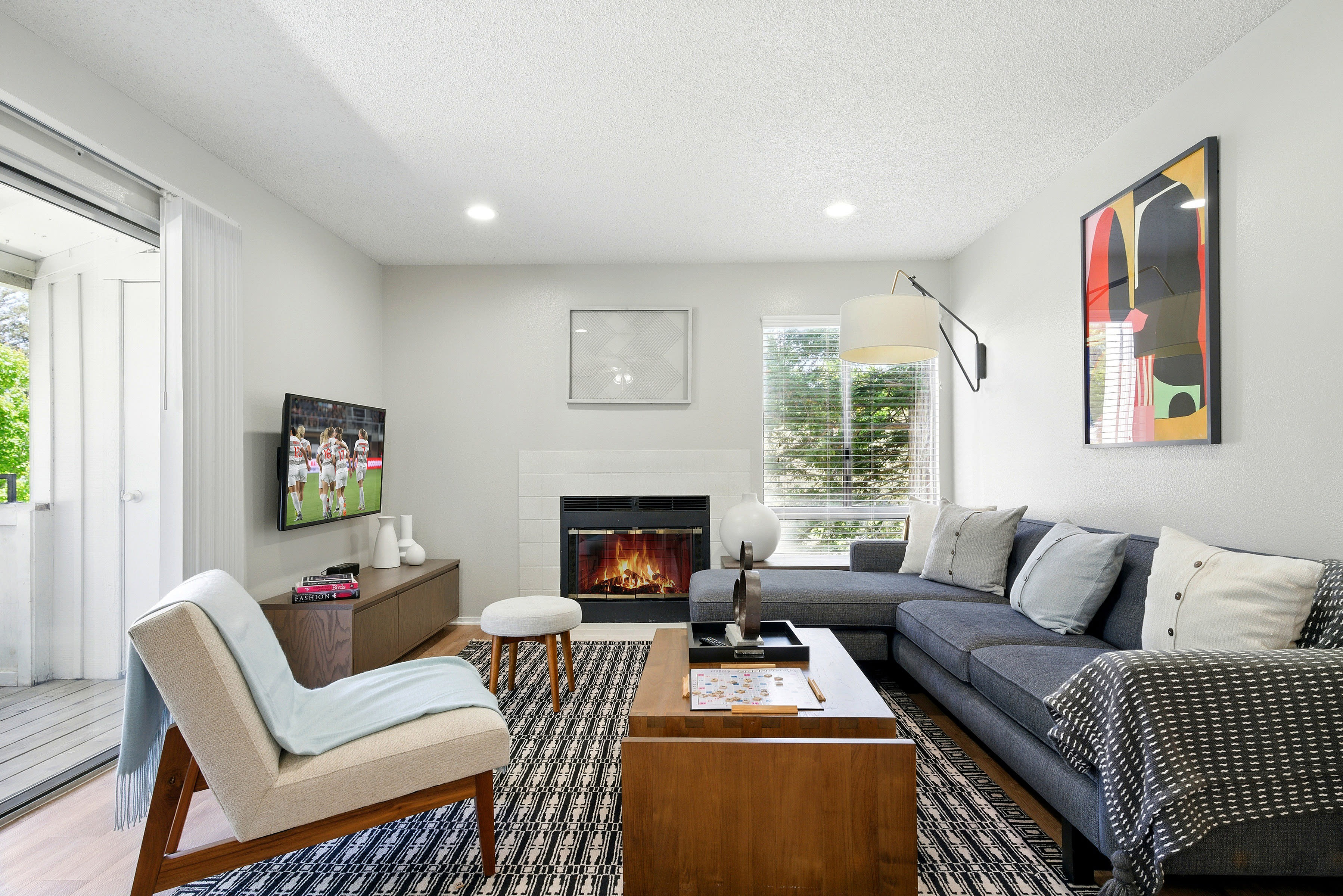 The Grove Luxury Apartments – photo 2