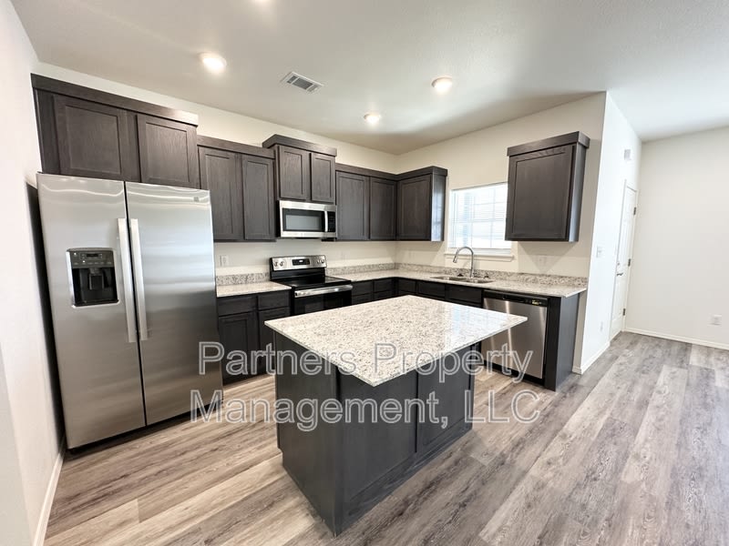 1079 South Benchmark Lane 1 – photo 5