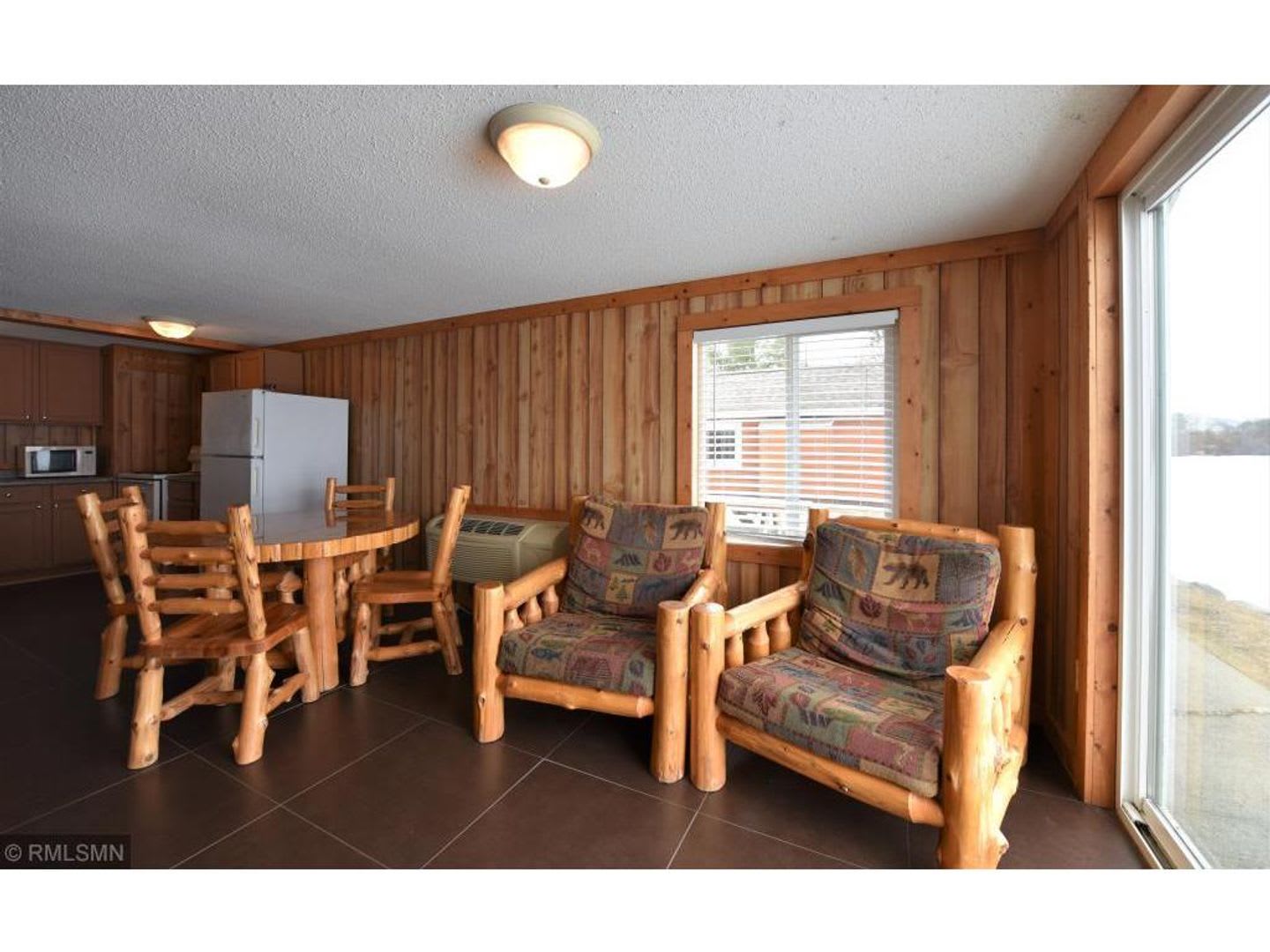 2 Bedrooms, 1 Bathroom Furnished Cabin in Brainerd, MN on Wise Lake – photo 2