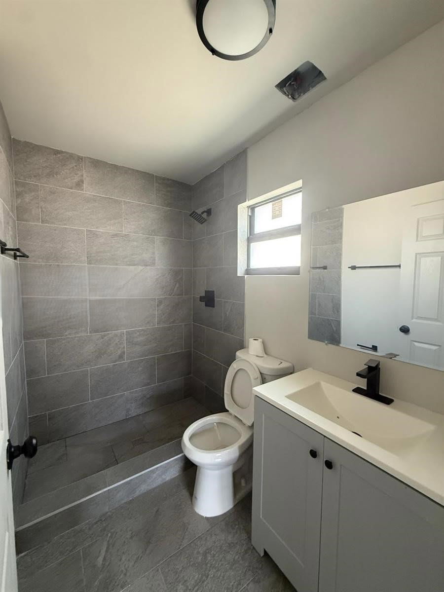 2806 Northwest 9th Court – photo 4