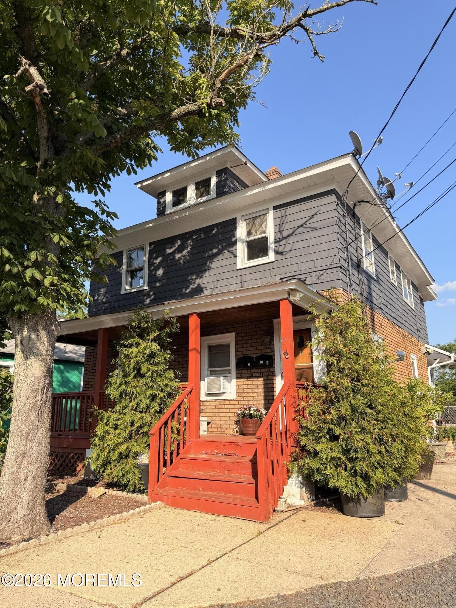 27 Lower Main Street – photo 1